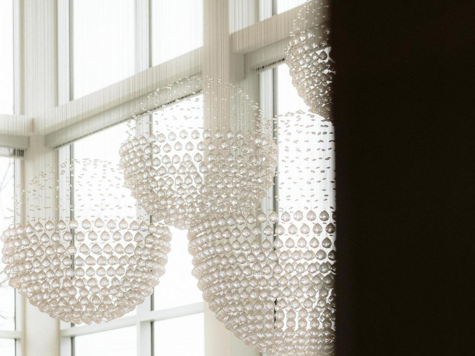 Otl Gouverneur Шербрук Экстерьер фото The 2000 light globes in the foyer of the National Gallery of Victoria